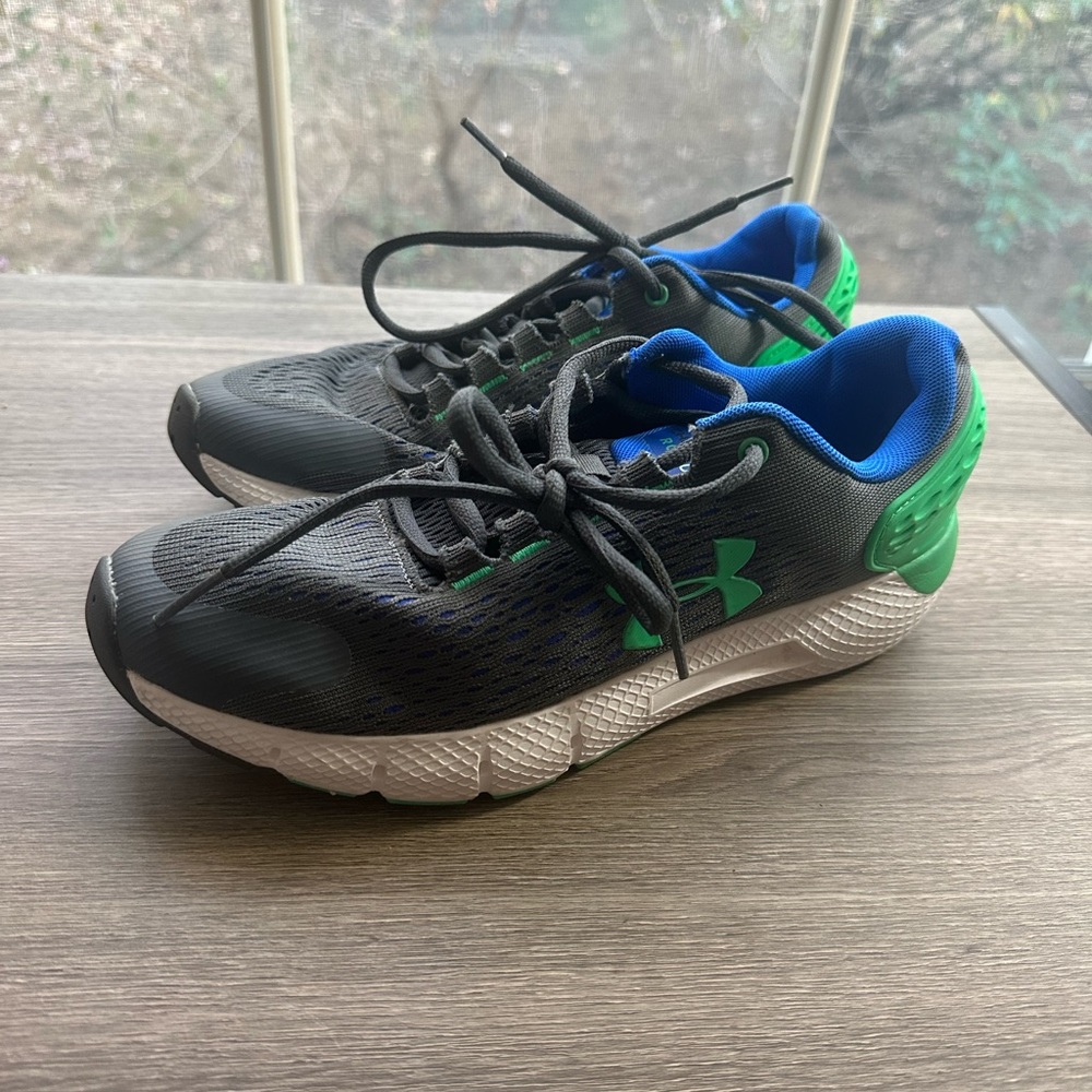 Under Armour Running Shoes Size 6.5 Y